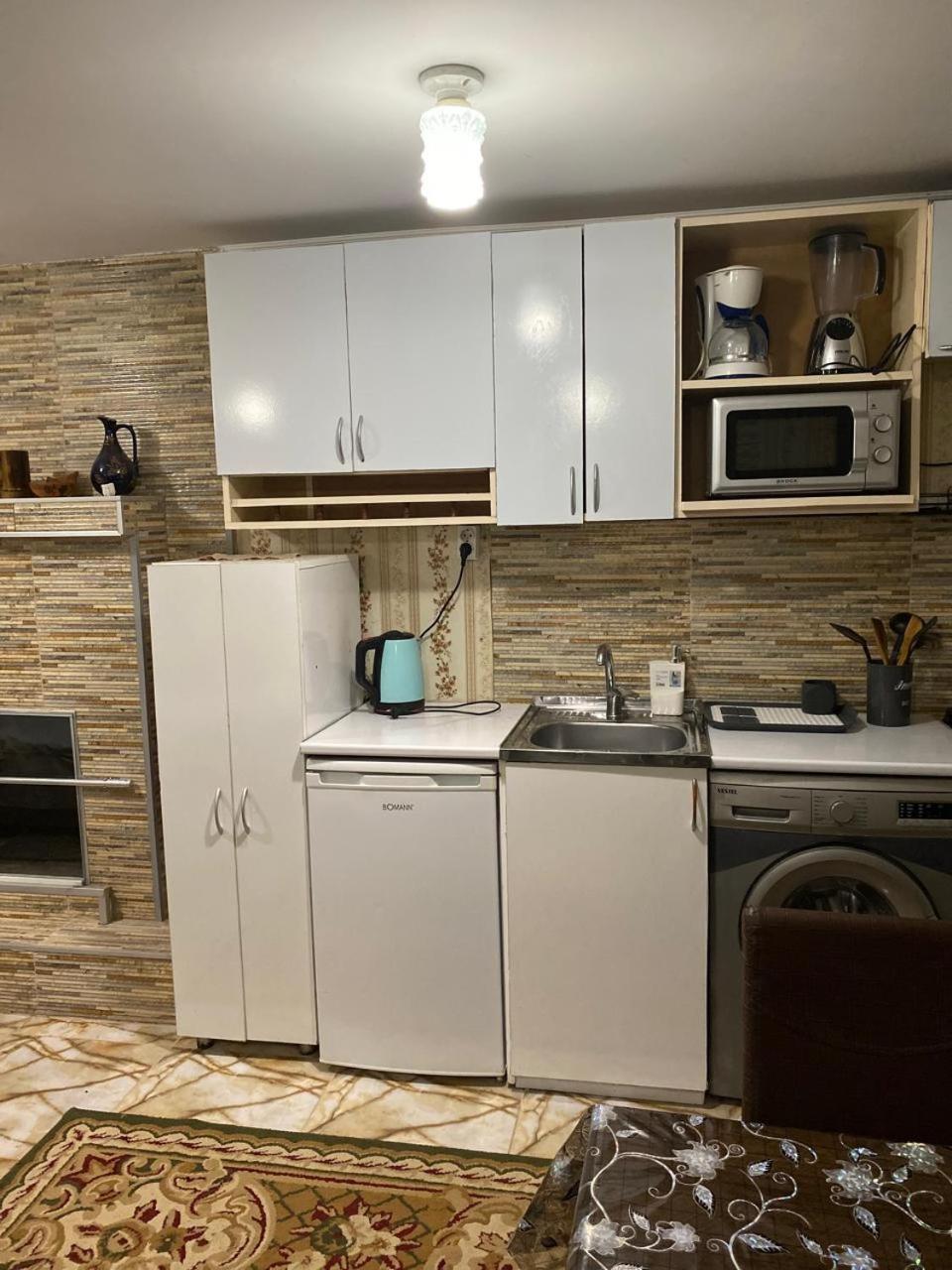 Guest House Happy House Kutaisi Bagian luar foto