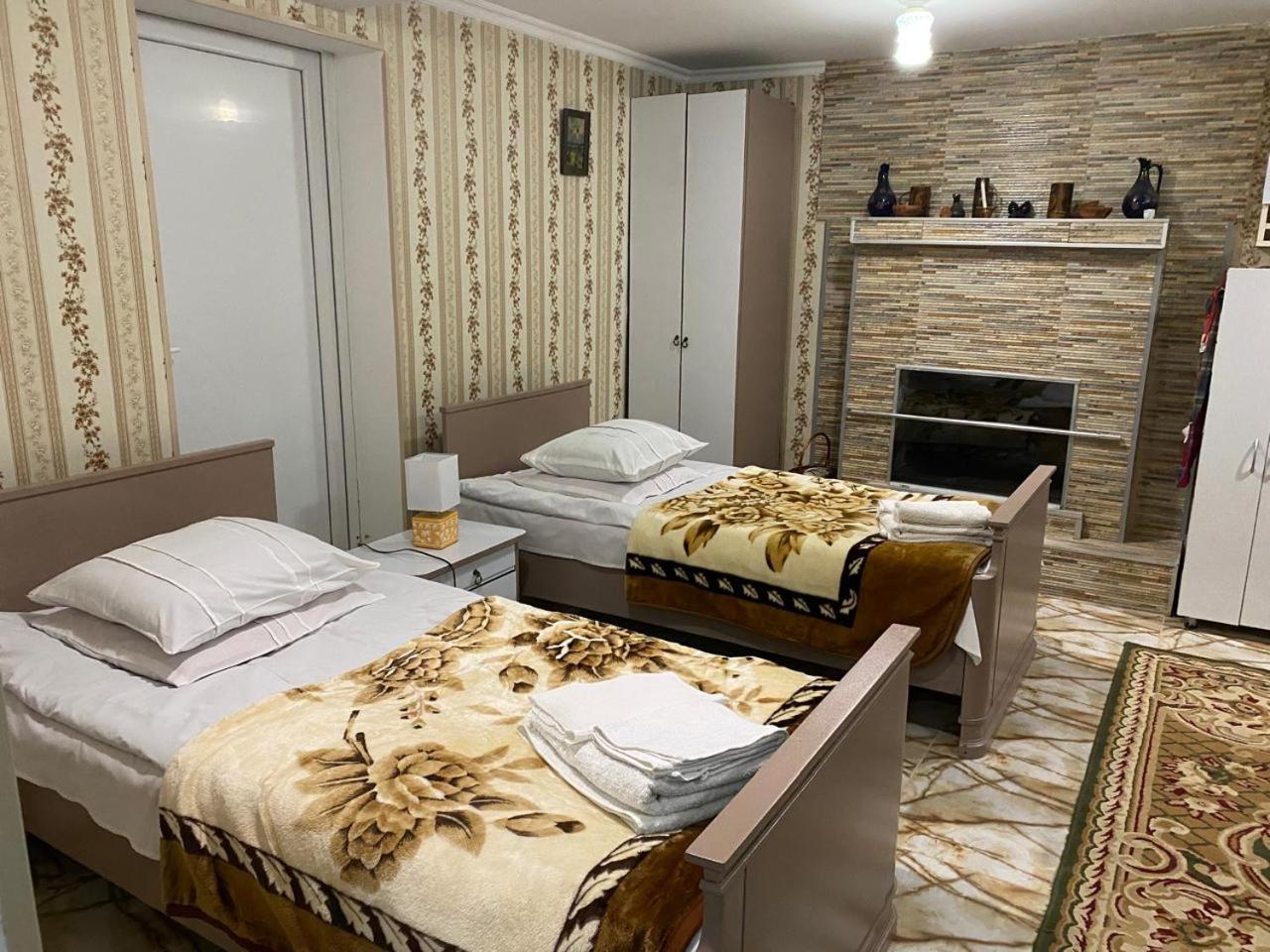 Guest House Happy House Kutaisi Bagian luar foto