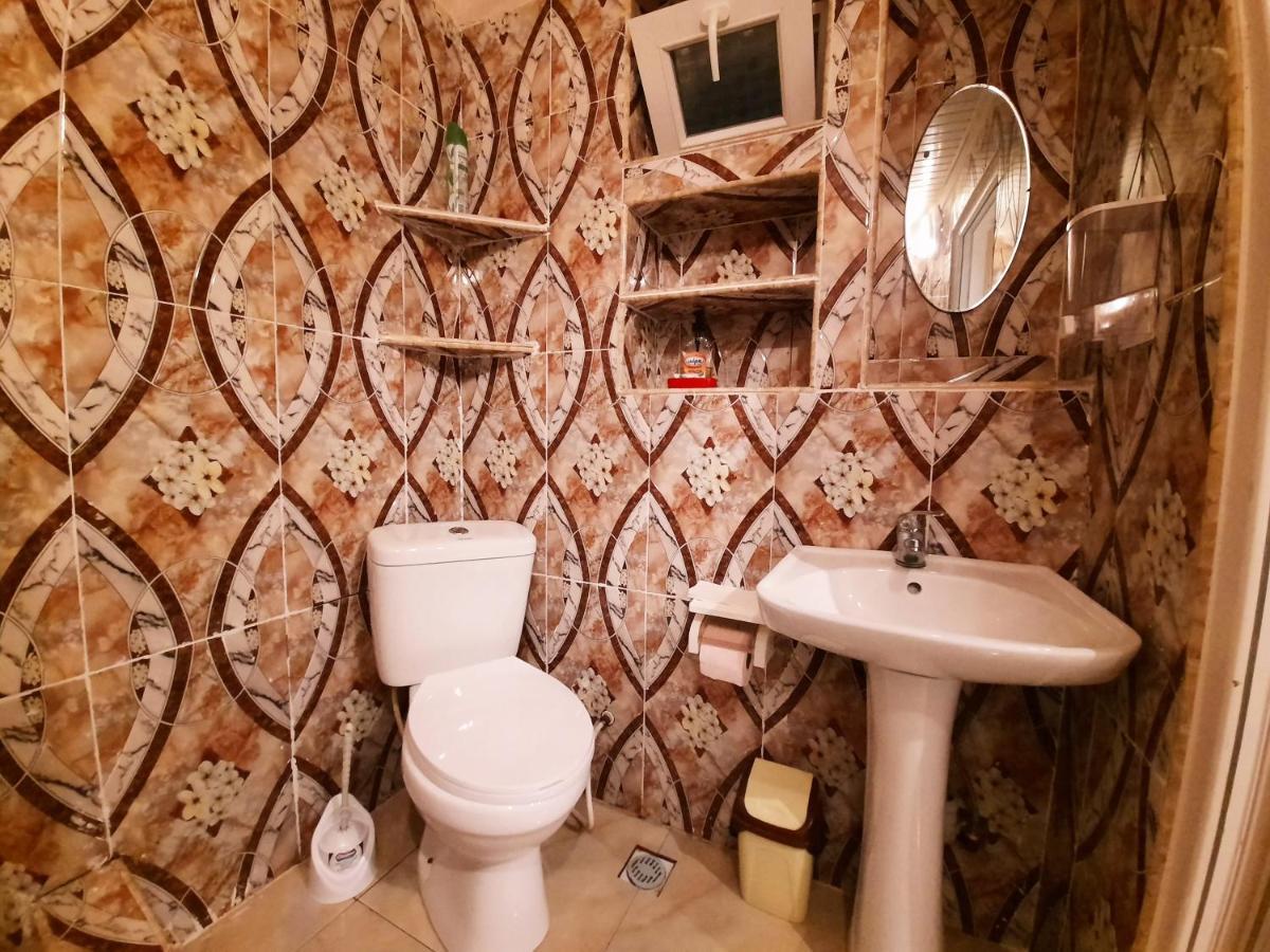 Guest House Happy House Kutaisi Bagian luar foto